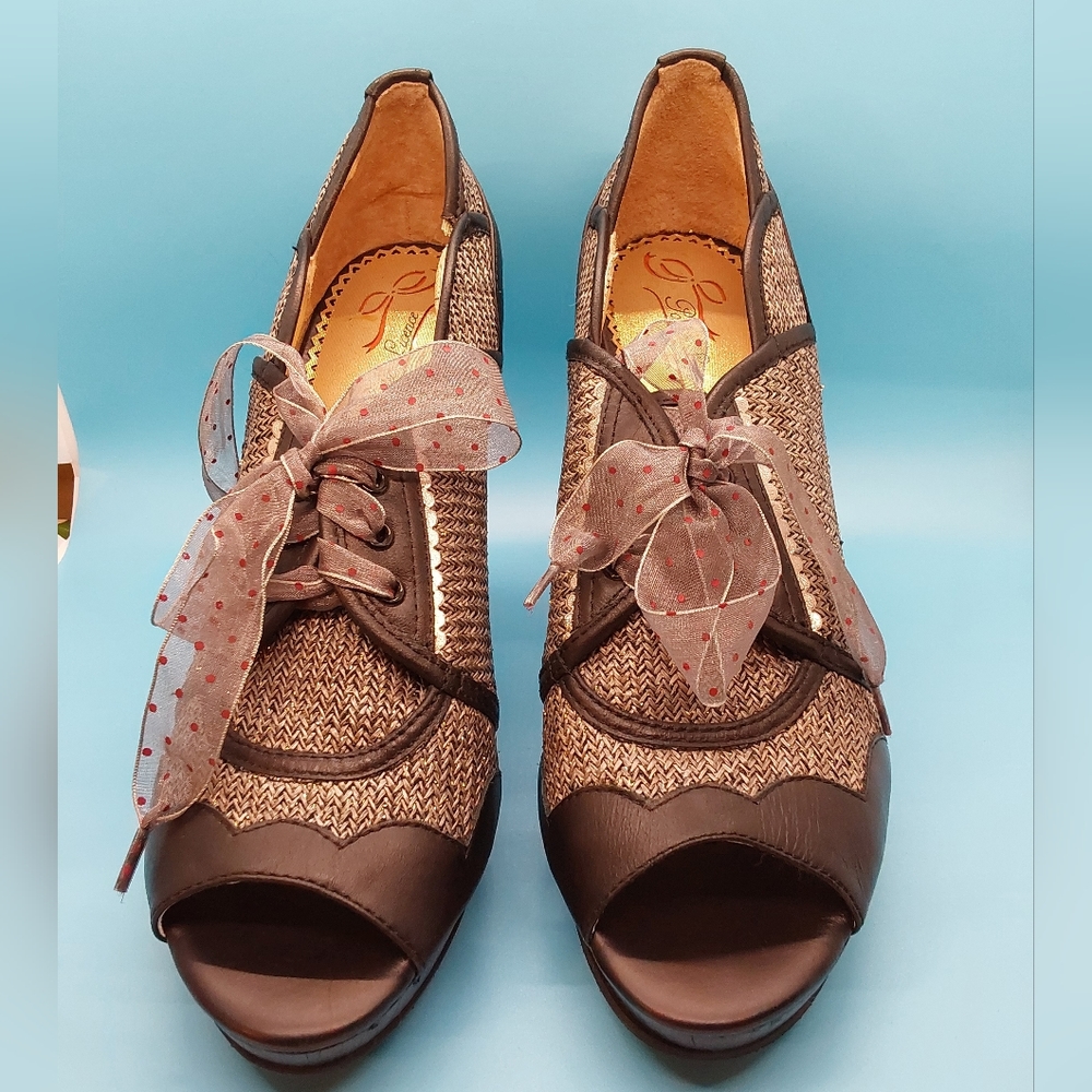 Poetic‎ License Stuck On You Peep Toe Laceup Heels